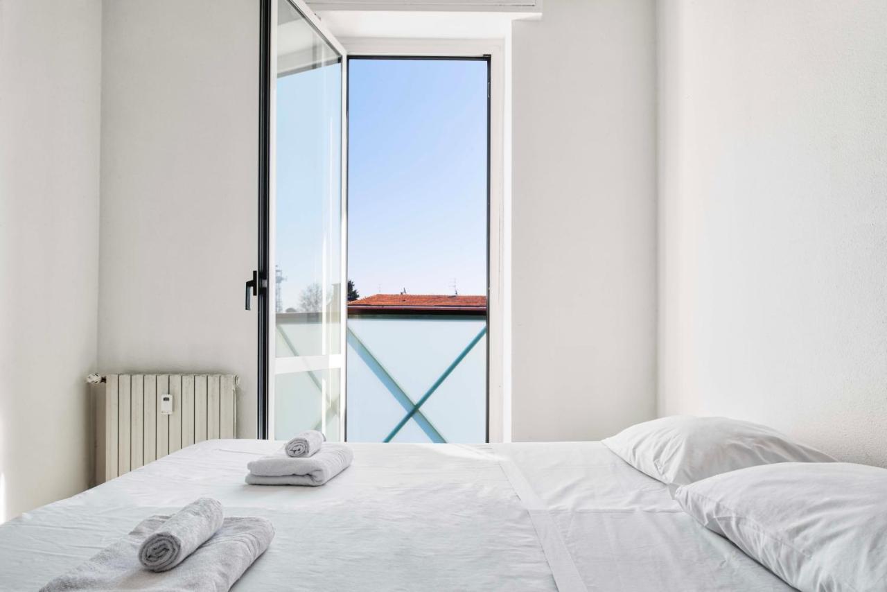 Апартаменти Luvi - Alzaia Naviglio Pavese Мілан Екстер'єр фото